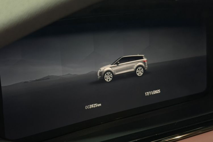 Used Land Rover Range Rover Evoque 2024 Aurora L 249 PS Prestige Light-Chasing Edition

