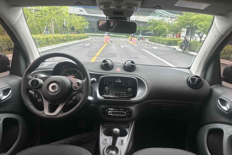 Used smart fortwo 2015 1.0L 52 kW Hardtop Passion Edition