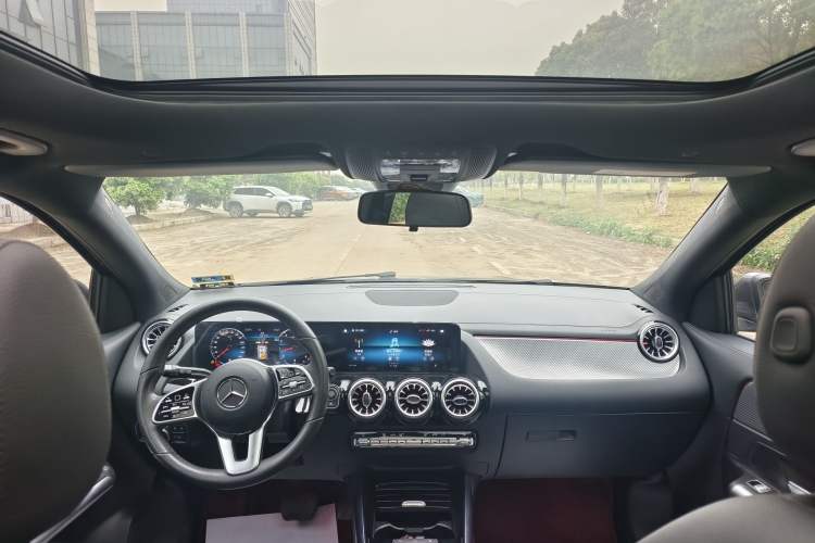 Used Mercedes-Benz GLA 2022 Second Facelift GLA 200 Headliner