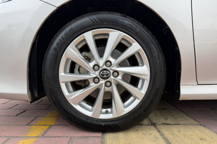 Used Toyota Camry 2021 2.0G Luxury Edition
