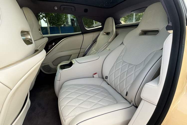 Used Avatr 11 2024 700 Three-Laser Four-Wheel Drive Recommended Version
