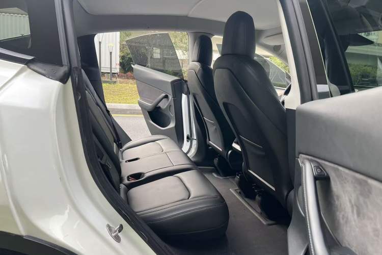 Used Tesla Model 3 2020 Revised Version Standard Range Rear-Wheel Drive – Upgraded Edition Interior 4