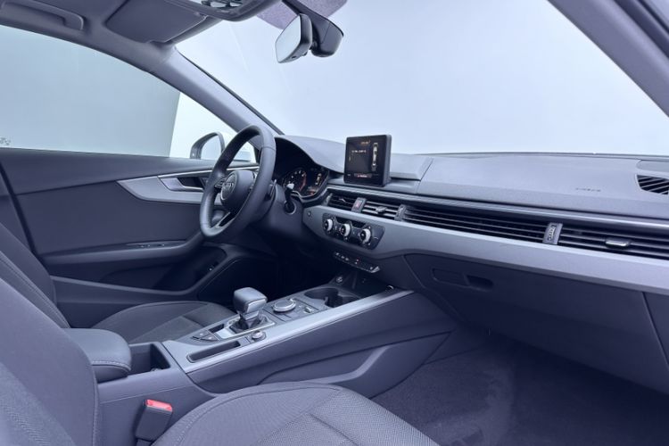 Used Audi A4L 2019 40 TFSI Ambition Version China V
