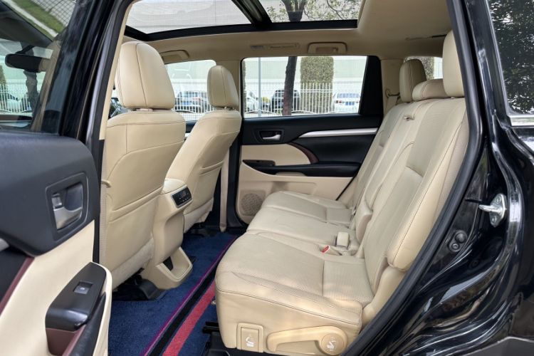 Used Toyota Highlander 2017 2.0T Four-Wheel Drive Luxury Edition 7 Seats