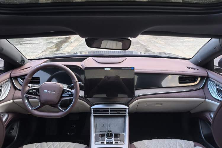 Used BYD Seal 2023 DM-i 1.5T 200km Flagship Model
