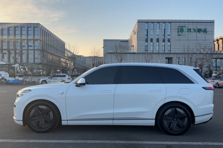 Used ONVO Luxeed L90 2025 Model—Max Six-Seater Version