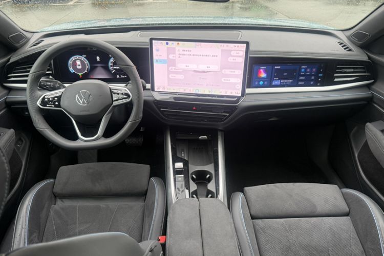 Used Volkswagen Passat 2025 Pro 380TSI Starry Dragon Luxury Edition Interior 1