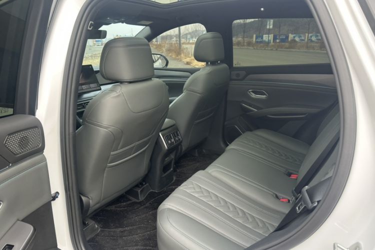 Used BYD Song L DM-i 2025 Intelligent Driving Version 112 km Beyond-Range Type Interior 4