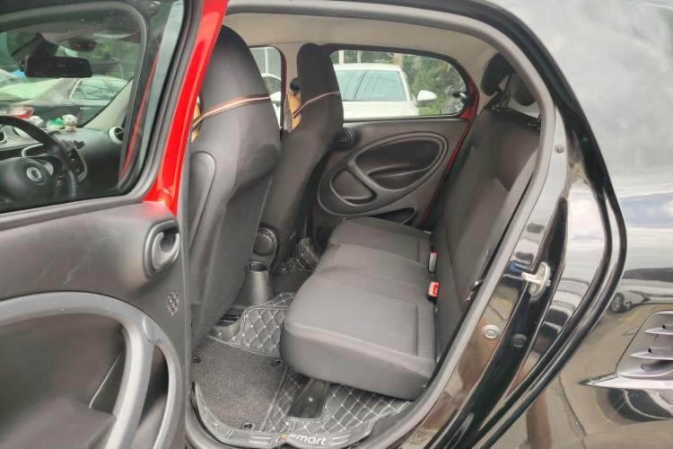 Used smart forfour 2018 1.0L 52 kW Dynamic Edition