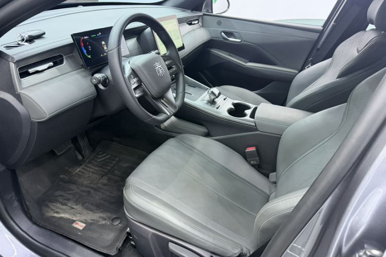 Used BYD Qin PLUS 2025 DM-i Smart Drive 55KM Leading Model Interior 2