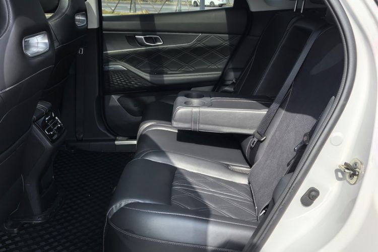 Used CHANGAN UNI-K 2024 2.0T Two-Wheel Drive Global Edition Interior 10