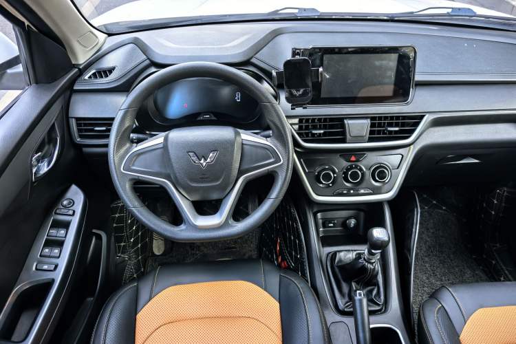 Used Wuling Hongguang S3 2019 1.5L Manual Comfort Model China VI Standard
