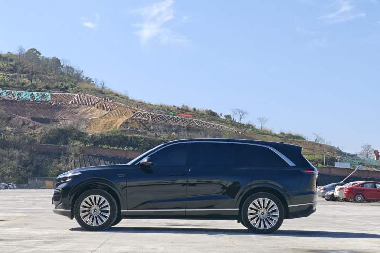 Used ONVO Luxeed L90 2025 Model—Max Six-Seater Version