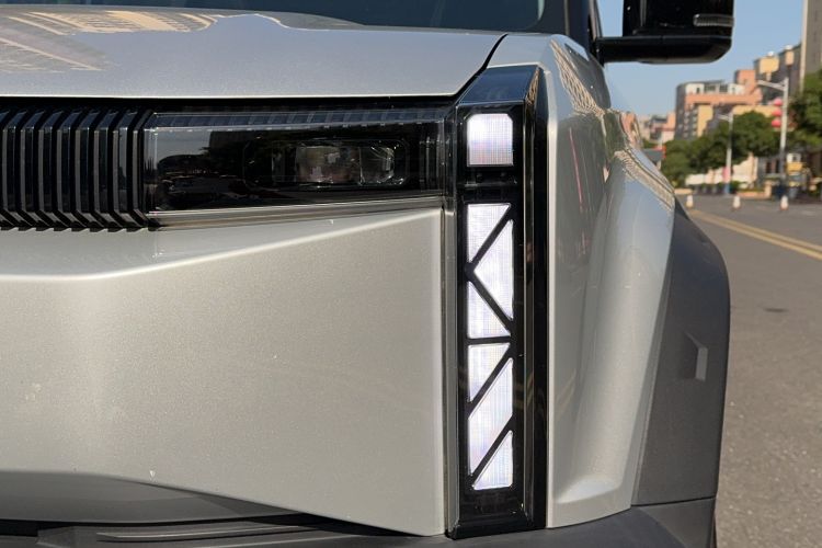 Used iCAR 03 2024 501km Range Two-Wheel Drive Long-Range Smart Trend Edition
