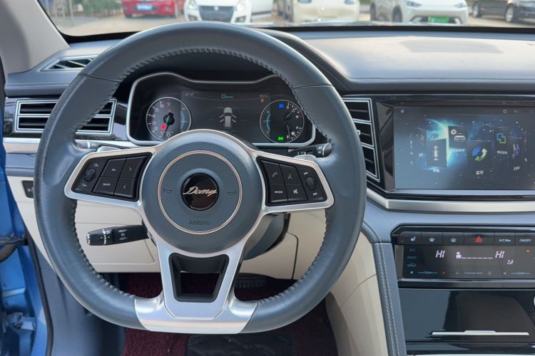 Used Zotye Domy X7 2017 Upgraded Edition 2.0T DCT Huangshan Model 7 Seats
