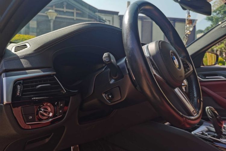 Used BMW 5 Series 2022 Restyled 530Li Leading Edition M Sport Package
