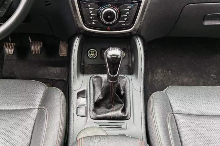 Used Changan CS75 2016 1.5T Manual FENGSHANG Model