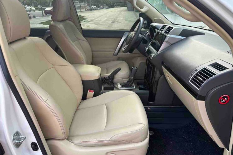 Used Toyota Prado 2016 2.7L Automatic Standard Edition Interior 3