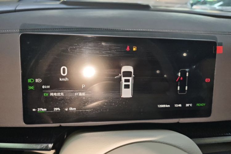 Used VOYAH Dream 2025 PHEV Four-Wheel Drive Prestige Kunpeng Edition