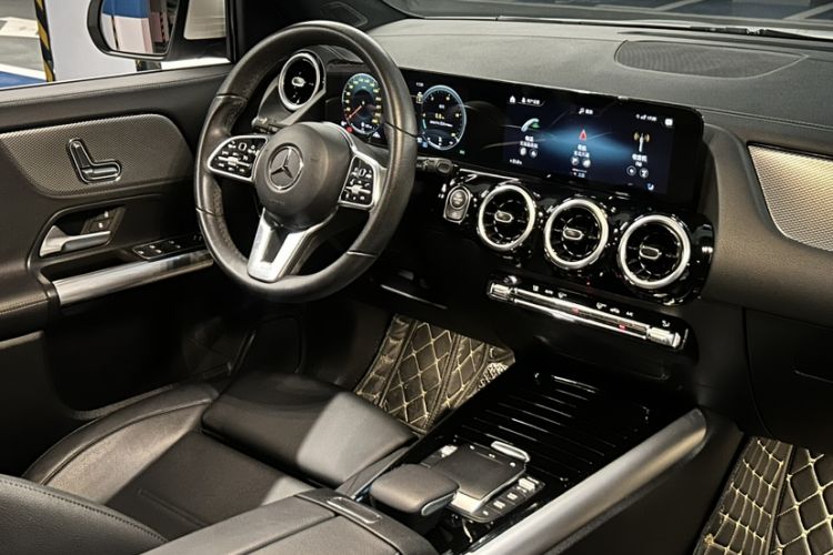 Used Mercedes-Benz GLA 2023 GLA 200 Interior 3