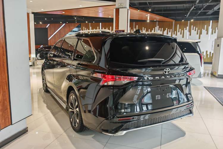 Used Toyota Granvia 2024 2.5L Hybrid Prestige ULTRA Edition