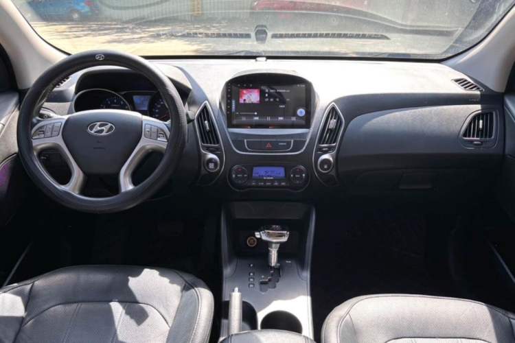 Used Hyundai ix35 2013 2.0L Automatic Two-Wheel Drive Smart GLS China IV Standard
