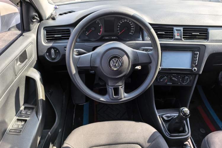 Used Volkswagen Santana 2015 1.6L Manual Fashion Edition Steering Wheel