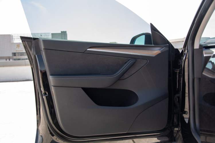 Used Tesla Model Y 2022 Rear-Wheel-Drive Version