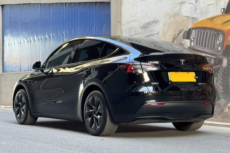 Used Tesla Model Y 2023 Rear-Wheel-Drive Version
