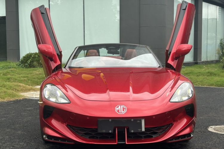 Used MG Cyberster 2024 520 km Legendary All-Wheel-Drive Version
