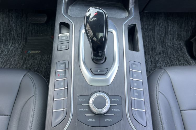 Used Wey VV5 2019 1.5T Two-Wheel Drive Smart Pioneer
