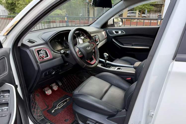 Used Chery Tiggo 8 2018 1.5 TCI Manual Luxury 7-Seater Interior 1