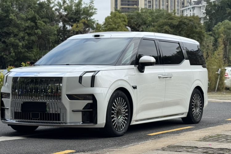 Used Zeekr 009 2024 7-Seater Aisle Version 108 kWh