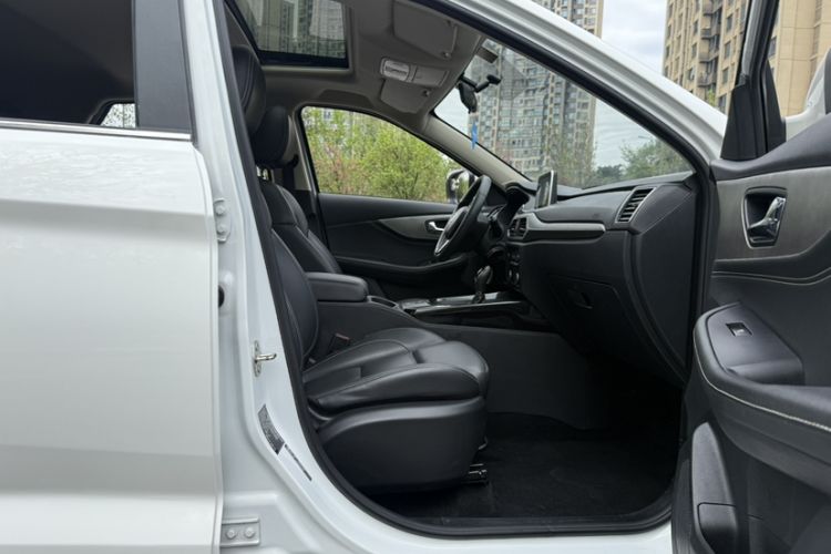 Used Dongfeng Fengon S560 2019 1.8L CVT Elite Model Interior 6