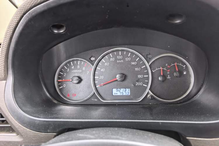 Used Wuling Hongguang 2014 1.5L S Standard Version Odometer Close Up