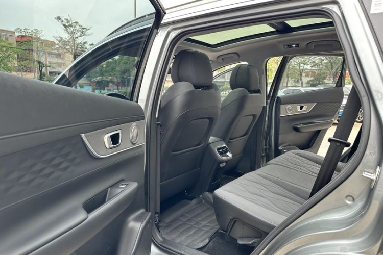 Used Fengyun T8 2025 1.5T 130 km Luxury Edition 5-Seater Interior 12