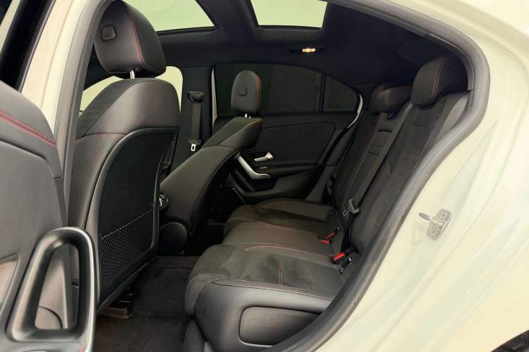 Used Mercedes-Benz A-Class 2024 Updated A 200 L Fashion Version Interior 4
