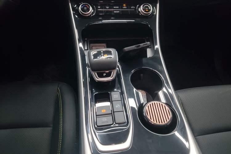 Used FORTHING T5 EVO 2024 1.5TD DCT Starry Edition
