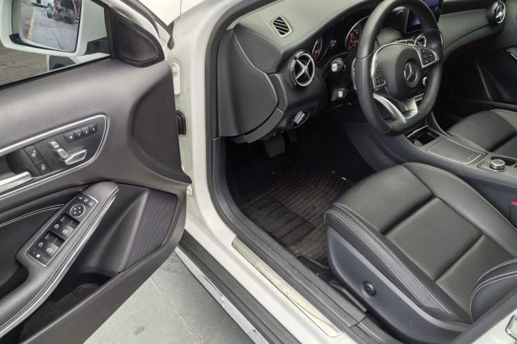 Used Mercedes-Benz GLA 2019 GLA 200 Fashion Model Exterior 8