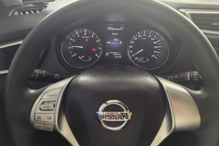 Used Nissan Qashqai 2017 2.0L CVT Elite Edition China V Standard Odometer Close Up