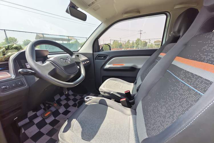 Used Wuling Hongguang MINIEV 2022 Easy Version Lithium Iron Phosphate Interior 2