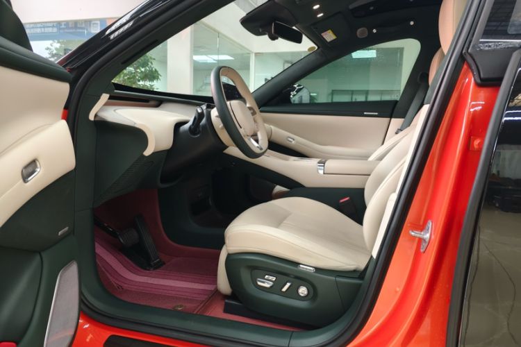 Used Xiaomi Auto YU7 2025 Ultra-Long Range High-Performance All-Wheel-Drive Max Edition
