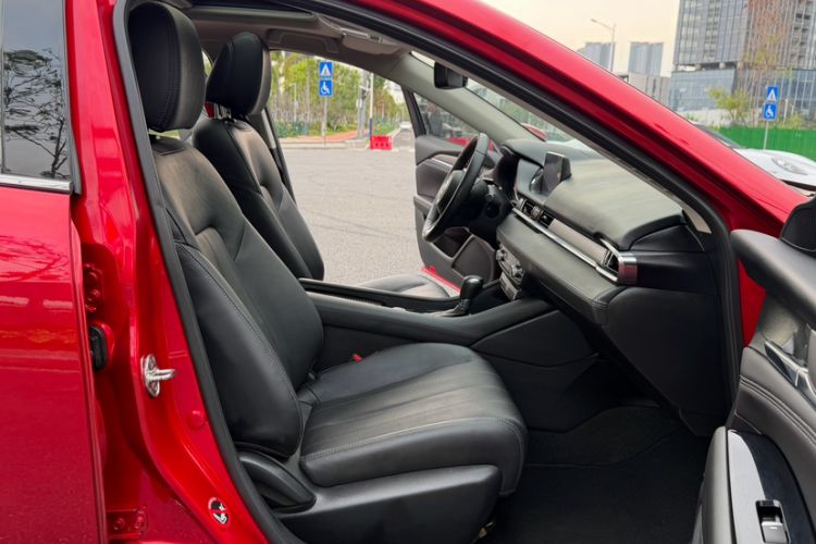 Used Mazda Atenza 2020 2.0L Blue Sky Luxury Edition Interior 3