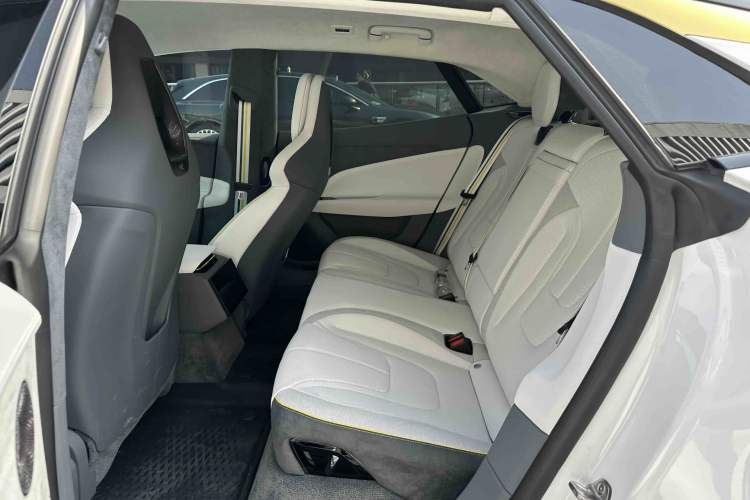 Used Lotus EMEYA 2024 EMEYA L+
