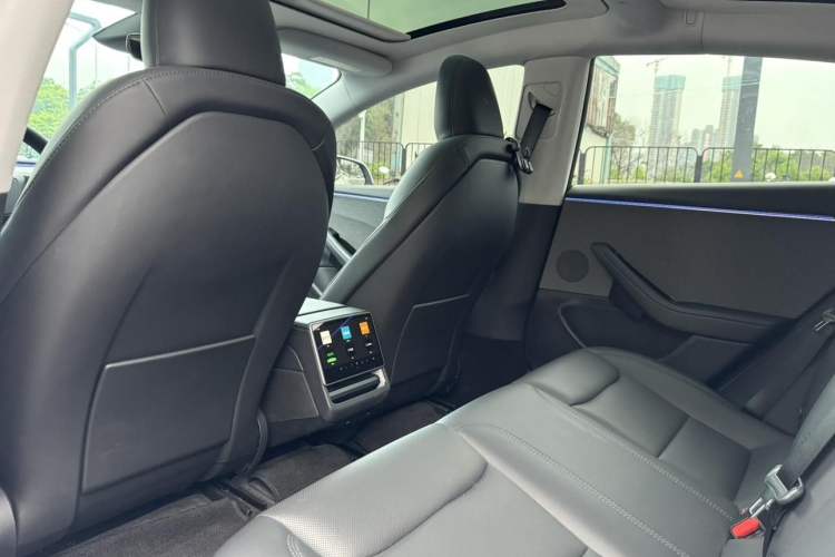 Used Tesla Model 3 2023 Rear-Wheel-Drive Version Interior 2