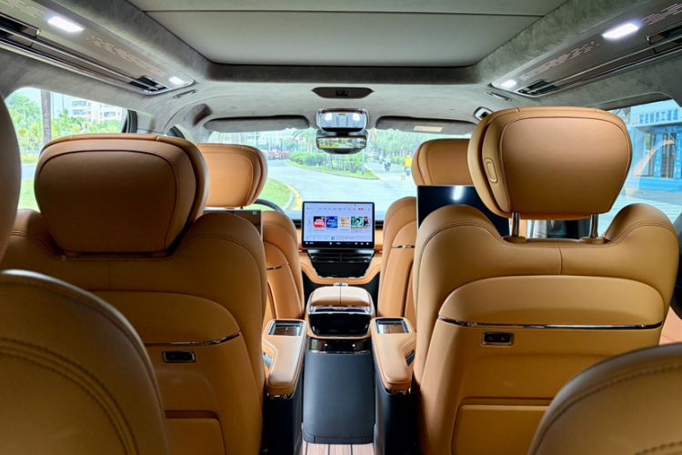 Used Geely Galaxy LEVC L380 2025 805 km Flagship Version All-Wheel Drive Interior 4