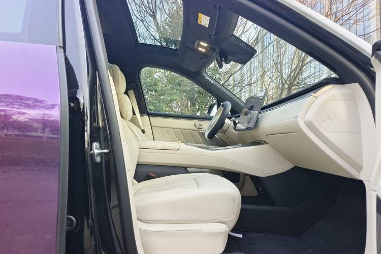 Used ONVO Luxeed L90 2025 Model—Ultra Six-Seater Version