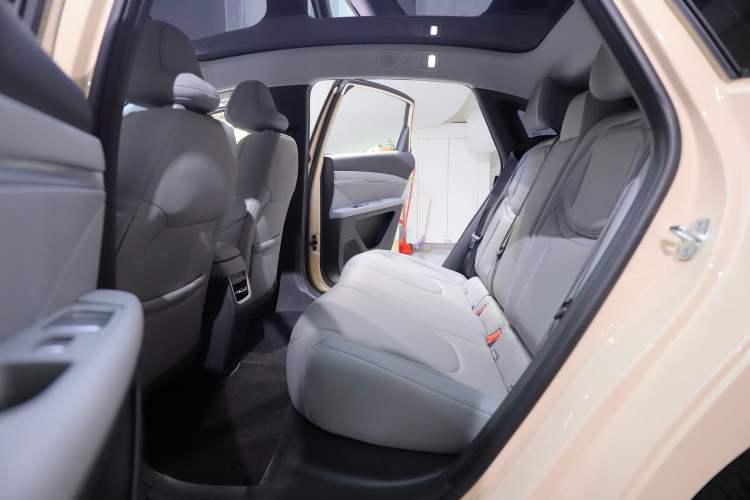 Used XPeng MONA M03 2024 620 with Ultra-Long Range
