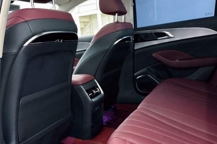 Used Hongqi H5 2024 1.5T DCT Smart Connect Flagship Edition Interior 8