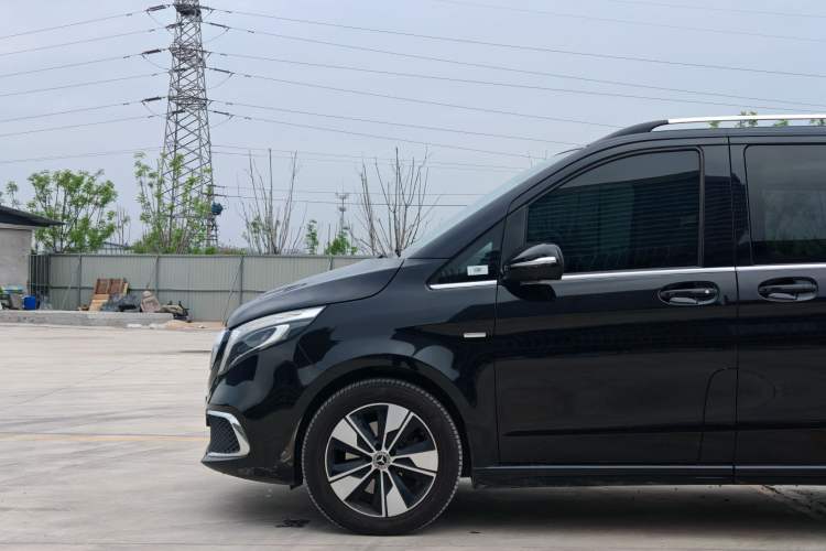 Used Mercedes-Benz V-Class 2016 V 260 L Prestige Extended Edition Exterior 7